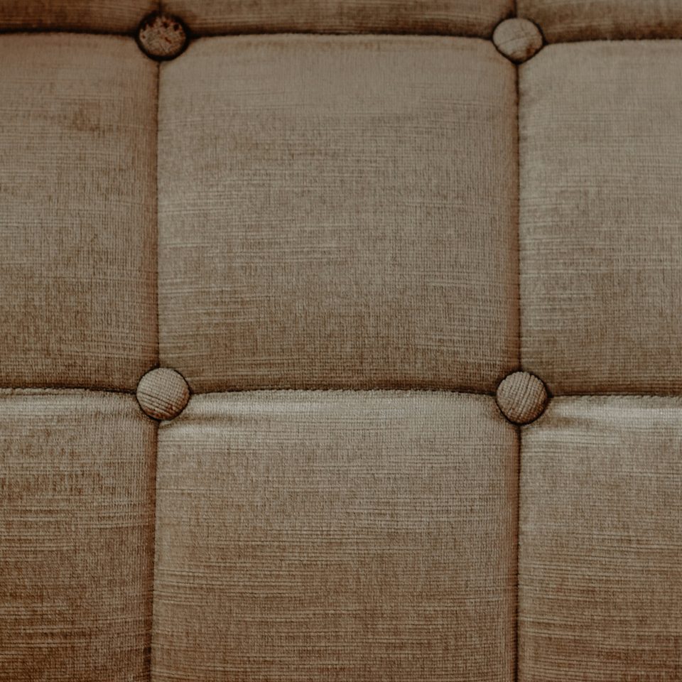 Velours capitonné taupe et caramel
